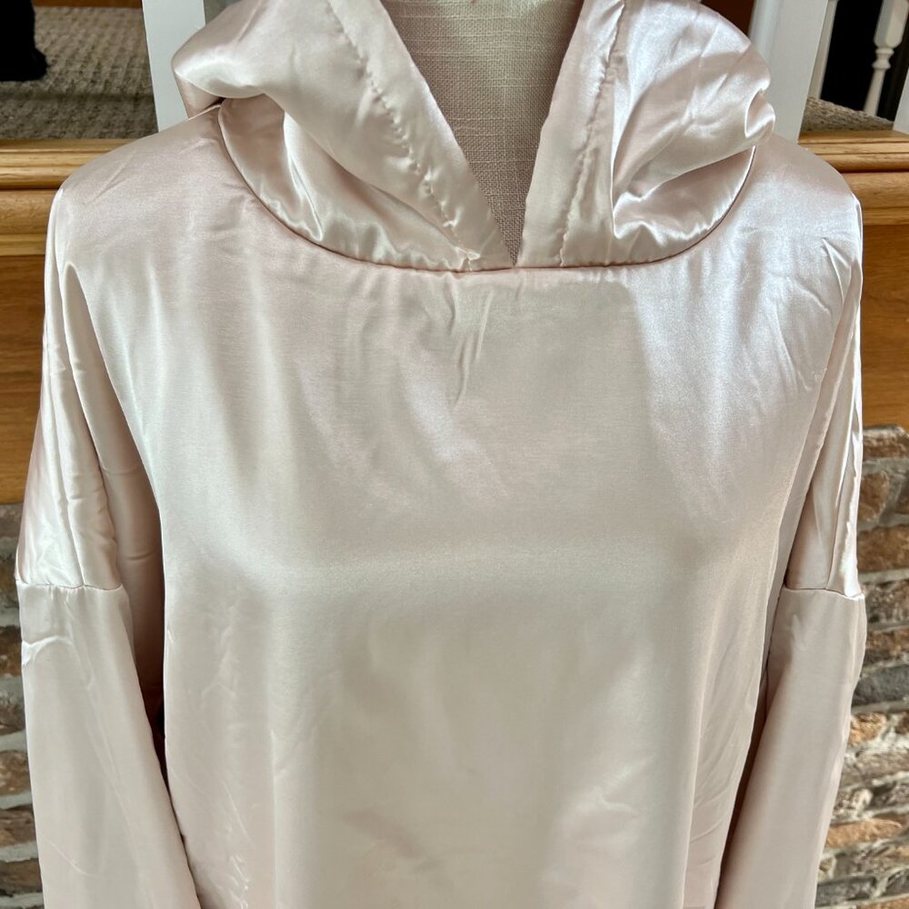 Luxurious Kitsch Pink Blush Hoodie Robe